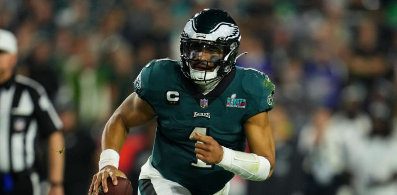 QB Jalen Hurts, Philadelphia Eagles, en el Super Bowl LVII