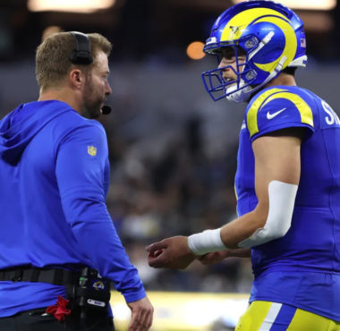 HC Sean McVay (izquierda), QB Matthew Stafford (derecha), Los Angeles Rams